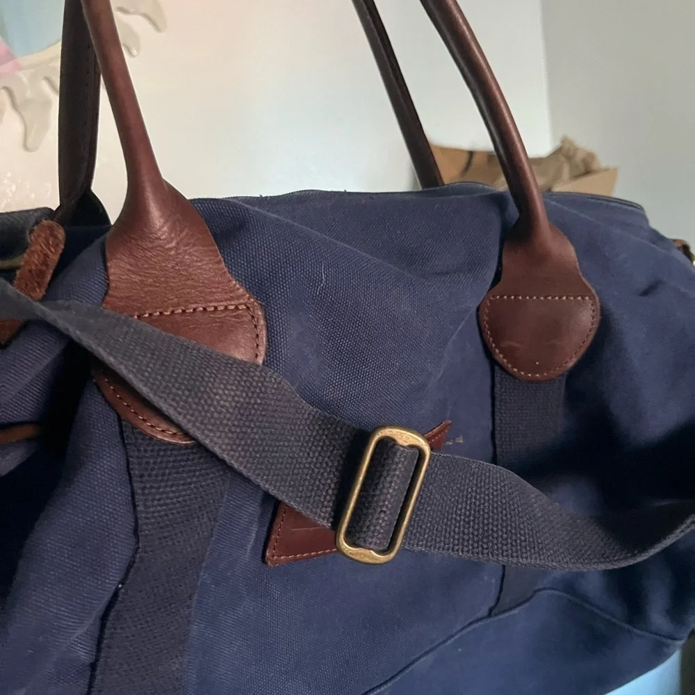 Grosvenor Elegant Blue and Brown Men's Duffel Bag - Picture 5 of 13